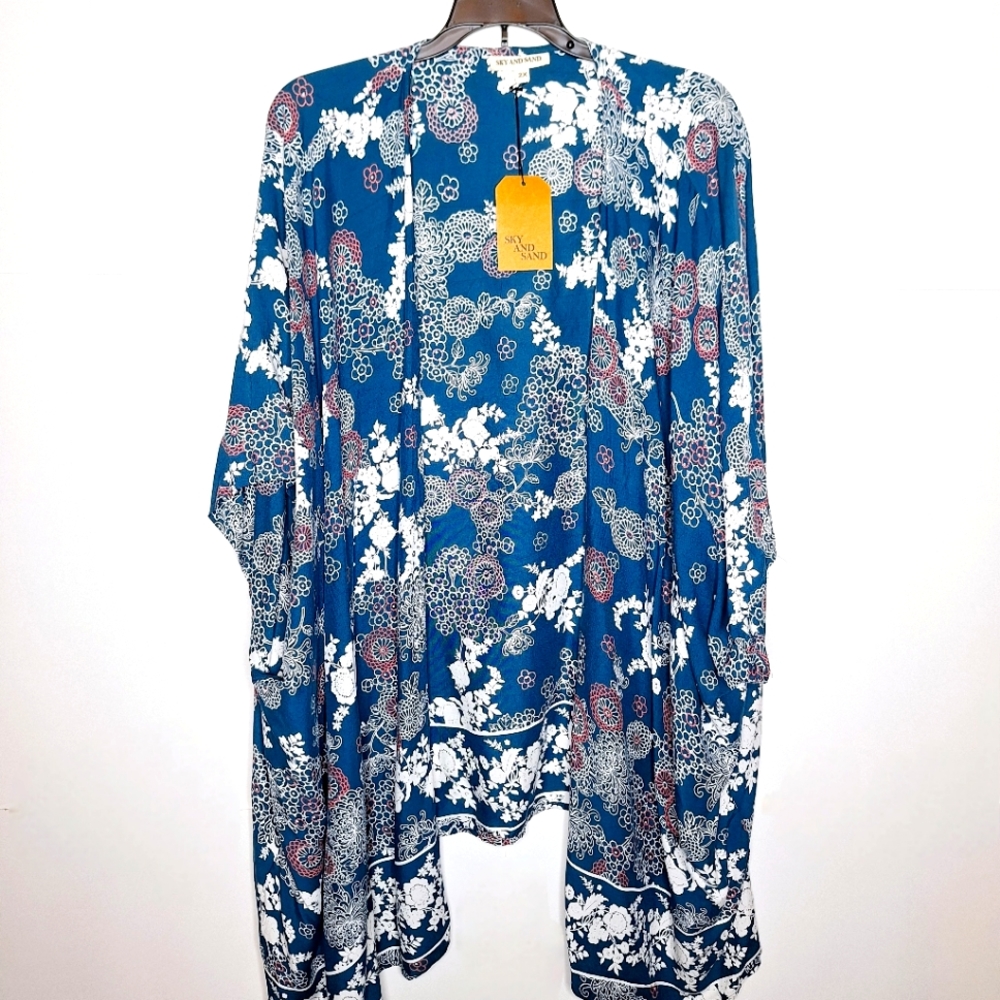 NWT "Sky and Sand" bohemian core plus size short kimono style jacket size 2X.